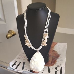 Elegant White Shell Pendant Necklace